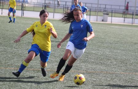 Silvia Martín marcó un golazo, en una gran jugada personal, que significó el 2-0 del San Fernando CD ante el Cádiz CF 'B'.