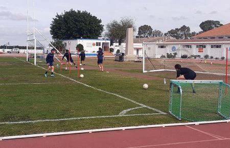 Juanmi Callejón, Dani Molina y el argentino Marcos Ariel Renzi trabajaron este jueves con el preparador físico del San Fernando CD, Jesús Ruiz