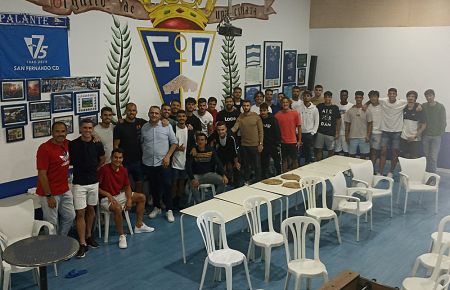 El San Fernando CD almorzó el pasado jueves en la peña Templo Azulino. 