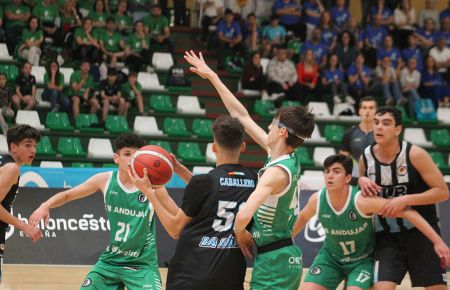 Alejandro Caballero, del Unión Linense, logró 15 puntos en el partido de este miércoles ante el Andújar. 
