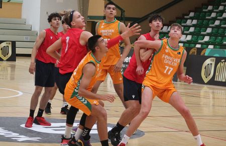 El Real Betis sufrió para doblegar al Don Bosco de Valencia y este jueves se medirá al Real Madrid en cuartos. 