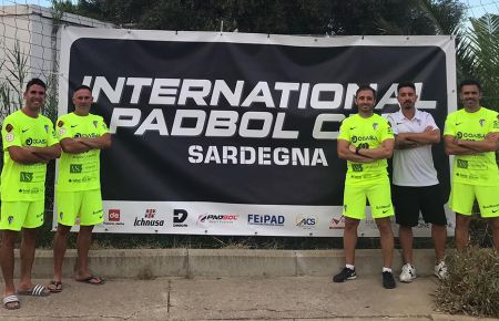 Cris García, Manuel Guerra, Roberto Rodiel, Rodo y Pedro Carrión participaron en Cerdeña con equipaciones cedidas por el San Fernando CD.