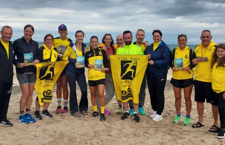 Los participantes del club 'Vida sana y feliz' en la carrera del pasado domingo.