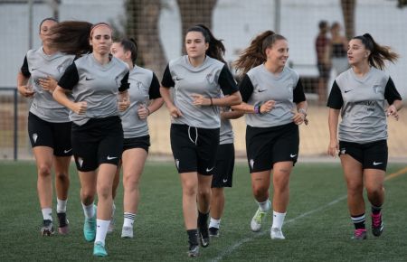 El SFCD femenino abre la temporada este domingo.