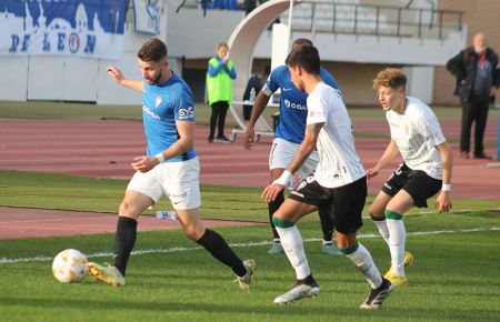 David Ramos, Biabiany (tapado), Calderón y Simo Bouzaidi en el San Fernando-Córdoba del pasado 8 de enero en Bahía Sur. 