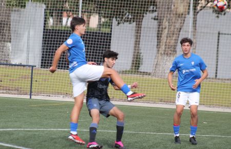 Pablo Aldecoa, del juvenil A del San Fernando CD, marcó un golazo. 