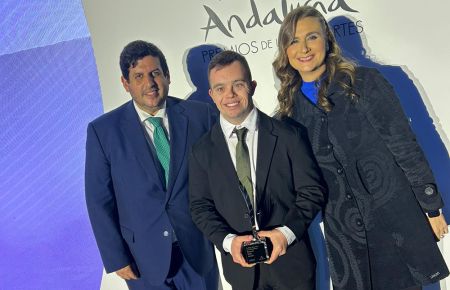 Antonio Olmo recibió el premio al Mejor deportista con discapacidad, que compartió con el nadador malagueño Javier Labrador