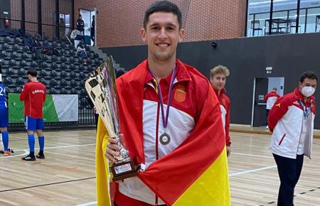 Juan Muñoz ascendió con España a la máxima categoría en el Europeo Indoor II de hockey sala celebrado en febrero de 2022 en Portugal. 