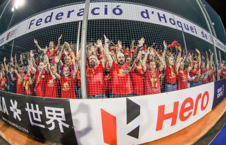 La Marea Naranja, convertida en Marea Roja en el Preolímpico de 2019 en Valencia. 