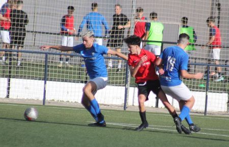 El SFCD doblegó a la Escuela Bahía en el derbi de Segunda cadete. 