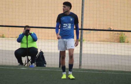 Diego Doblado volvió a marcar, pero ello no evitó la derrota. 