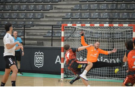 El BM San Fernando se jugará la permanencia ante el BM Jaén. 