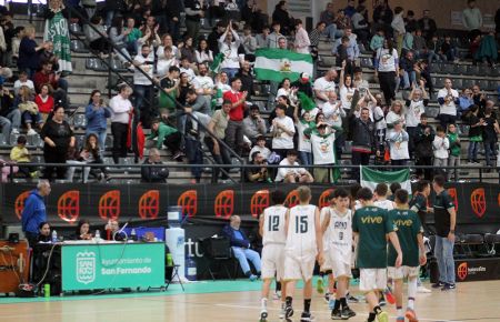 Los seguidores de Andalucía celebran el pase a la semifinal. 