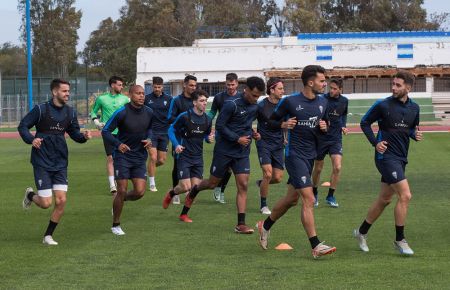 El San Fernando CD durante en un entrenamiento de esta semana en el campo de la Junta de Deportes. 