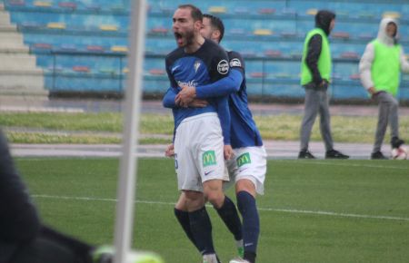 Cristian Herrera celebró su gol delante del banquillo ibicenco. 