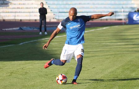 Biabiany arrastra diversos problemas físicos que pueden dejarle fuera del once inicial el domingo en Granada. 