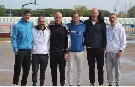 De izquierda a derecha, Alejandro Castañeda, Emilio Alconchel, Rafael González, Rafael Carralero y Manuel Remesal, cinco de los siete participantes.