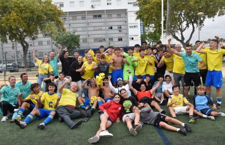 El Cadista de la Isla celebró el brillante ascenso en El Puerto. 