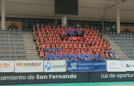 La foto de familia con todos los equipos y las autoridades.
