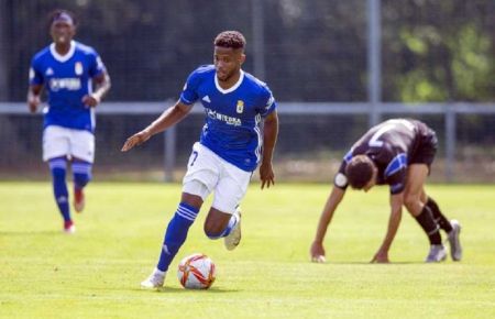 Vanderson durante su etapa en el filial del Real Oviedo. 