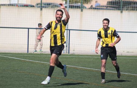 Álvaro Otero celebra el 2-0, su primer gol en la temporada.