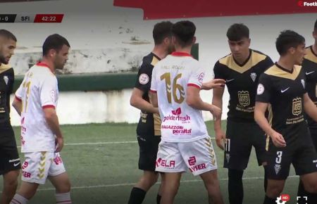 Julio Iglesias, David Carmona, Álex Lozano, Álex Macías y Álex Cortijo defienden a Javi Rodriguez y Raúl Rojas. 