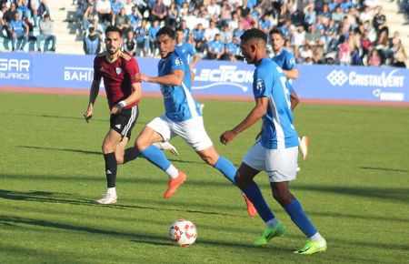 Manny Rodríguez, en un reciente partido con el San Fernando CD. 