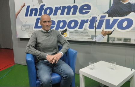 Falele González, director técnico del Club Natación San Fernando, fue el invitado en el programa 'Informe Deportivo' de Islatel.