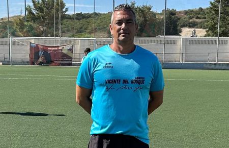 Jesús Cortés está participando en el Campus de Vicente del Bosque en Chiclana y que llegará la próxima semana al campo de la Junta de Deportes en San Fernando.