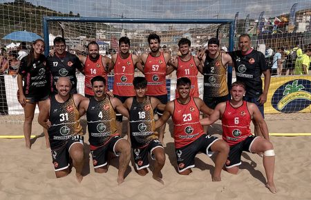 El Fluidmecánica Sur seguirá un año más en la máxima categoría del balonmano playa. 