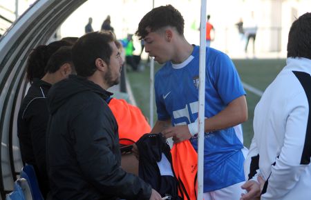 Pablo Jiménez se prepara para reaparecer en el partido con el Cabecense del 12 de enero de 2025 y tras un año lesionado. 