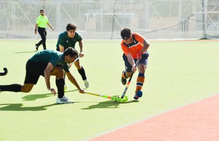 La Liga de verano de hockey hierba se está celebrando en el campo Pablo Negre
