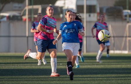 El CDSF 1940 senior femenino cayó en el duelo de líderes que le enfrentó al CD Algeciras FS el pasado domingo en el campo de Sacramento. 