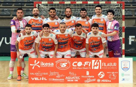 El Isleño FS termina el año segundo tras su empate en casa del líder. 