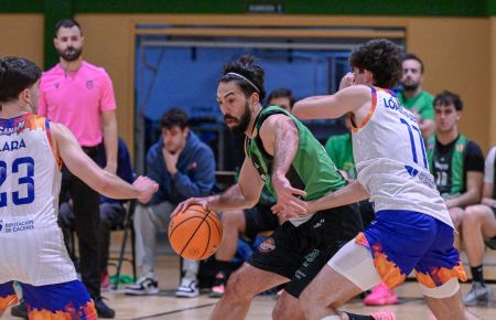 Josu Remesal se ha convertido en el talismán del CB San Fernando, que no conoce la derrota con el isleño sobre la cancha. 