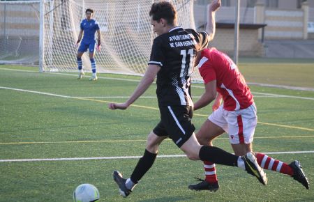 Moisés Fonseca tuvo una doble ocasión nada más empezar. 