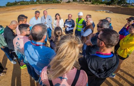 Los clubes, deportistas y autoridades conocieron el estado actual de las obras del que será nuevo estadio de atletismo de San Fernando. 