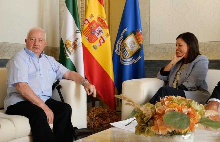 Braulio González Vidal, en la recepción de la alcaldesa Patricia Cavada. 