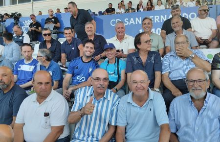 En la fila superior aparecen Mendi, Javi Romero, Fofi, Juan Patudo, Piti y Juan José. En la del centro, Paco Rivero y Agustín Benítez, ambos a la derecha, y abajo Fernando Rodríguez, Manuel Aleu, Rafael 'El Fiebre' y Blas Moreno. 