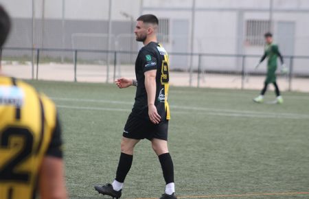 Miguel de Alba marcó los dos goles de la victoria en Cádiz, tras sendas asistencias del extremo Felipe Rodríguez. 