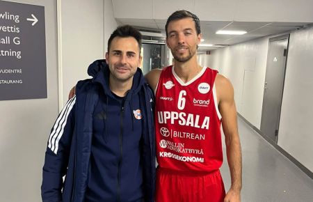 Gabo Loaiza y Javi Marín posan tras el partido del viernes. 