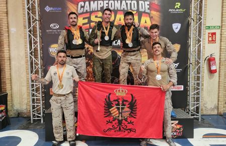 Gran éxito de los militares del TEAR en Sevilla. 