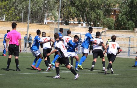 Galería de fotos del derbi isleño de la Segunda Juvenil