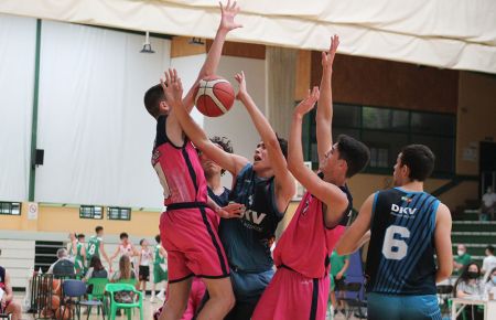 Galería con 22 fotos de la Final Four junior B masculina celebrada en San Fernando