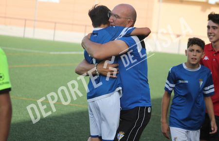 Galería con 27 fotos del ascenso del infantil B del San Fernando CD 
