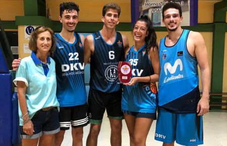 Galería con todos los premiados en el Torneo 3x3 del Cimbis