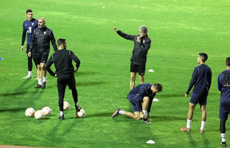 Pablo Alfaro ha dirigido su primer entrenamiento con el San Fernando CD y este martes será presentado
