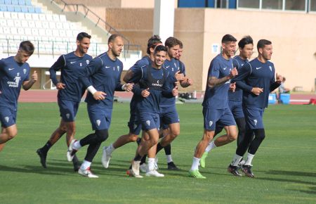 Galería de fotos del San Fernando CD, que prepara el vital duelo del domingo ante la 'Cultu' en Bahía Sur