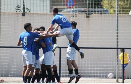 Galería de fotos del San Fernando CD-Rayo Majadahonda y del filial campeón ante el Trebujena