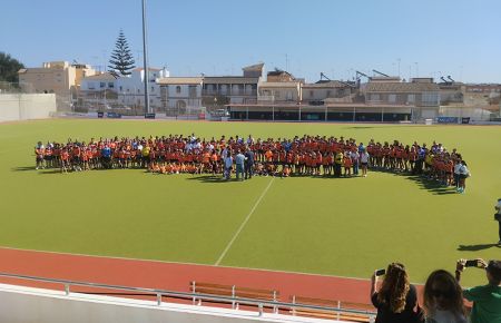 El CH San Fernando presentó sus equipos y 'puntazo' de las seniors ante el Valencia 